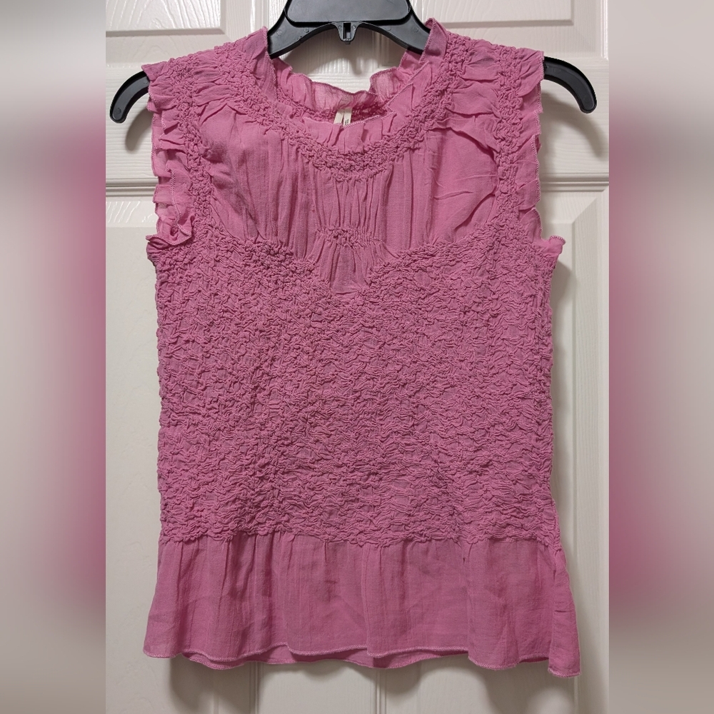 BY ANTHROPOLOGIE Women size XS Dark Pink Textured Smocked Sleeveless Top tank
